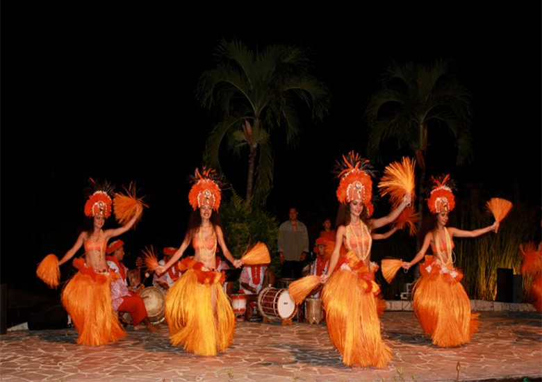 Hola Maua Dancers, BOHEMIA